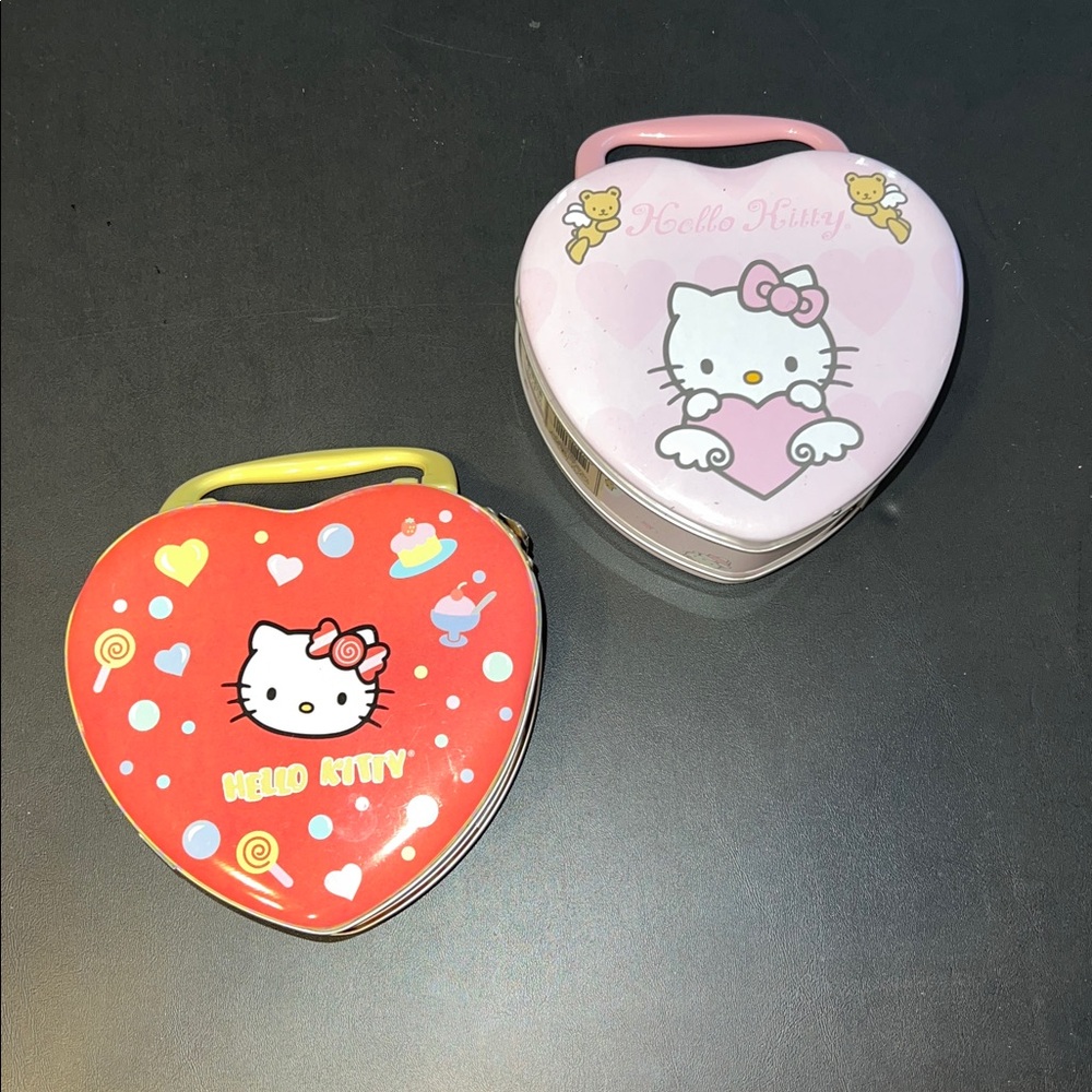 HELLO KITTY HEART SHAPED Tin Purses set of 2 ❤️